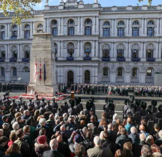 World leaders call for peace in Paris