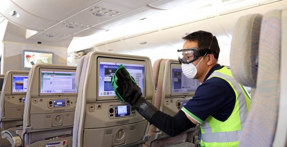 Emirates cleaning planes